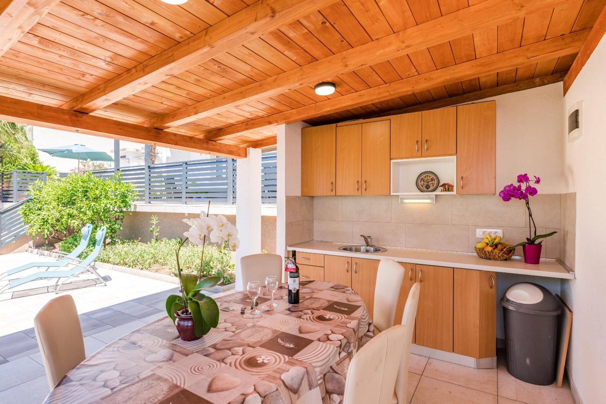 פובילה Apartmani Katica מראה חיצוני תמונה