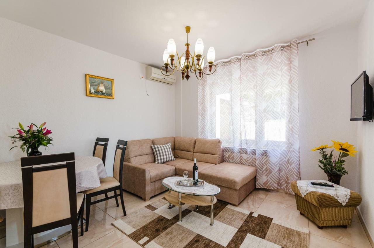 פובילה Apartmani Katica מראה חיצוני תמונה