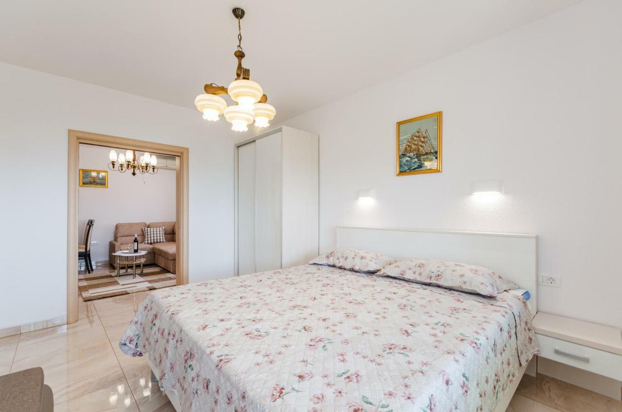 פובילה Apartmani Katica מראה חיצוני תמונה