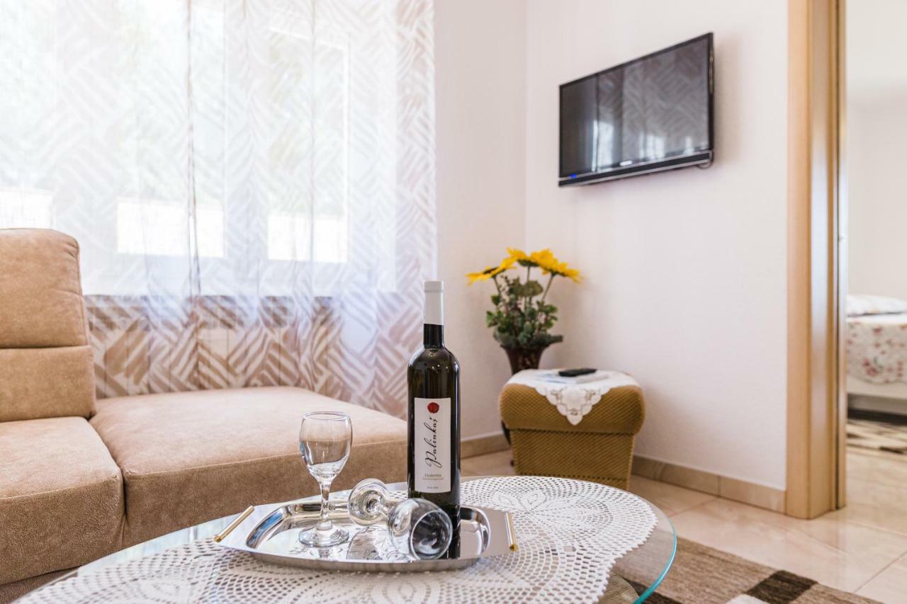פובילה Apartmani Katica מראה חיצוני תמונה