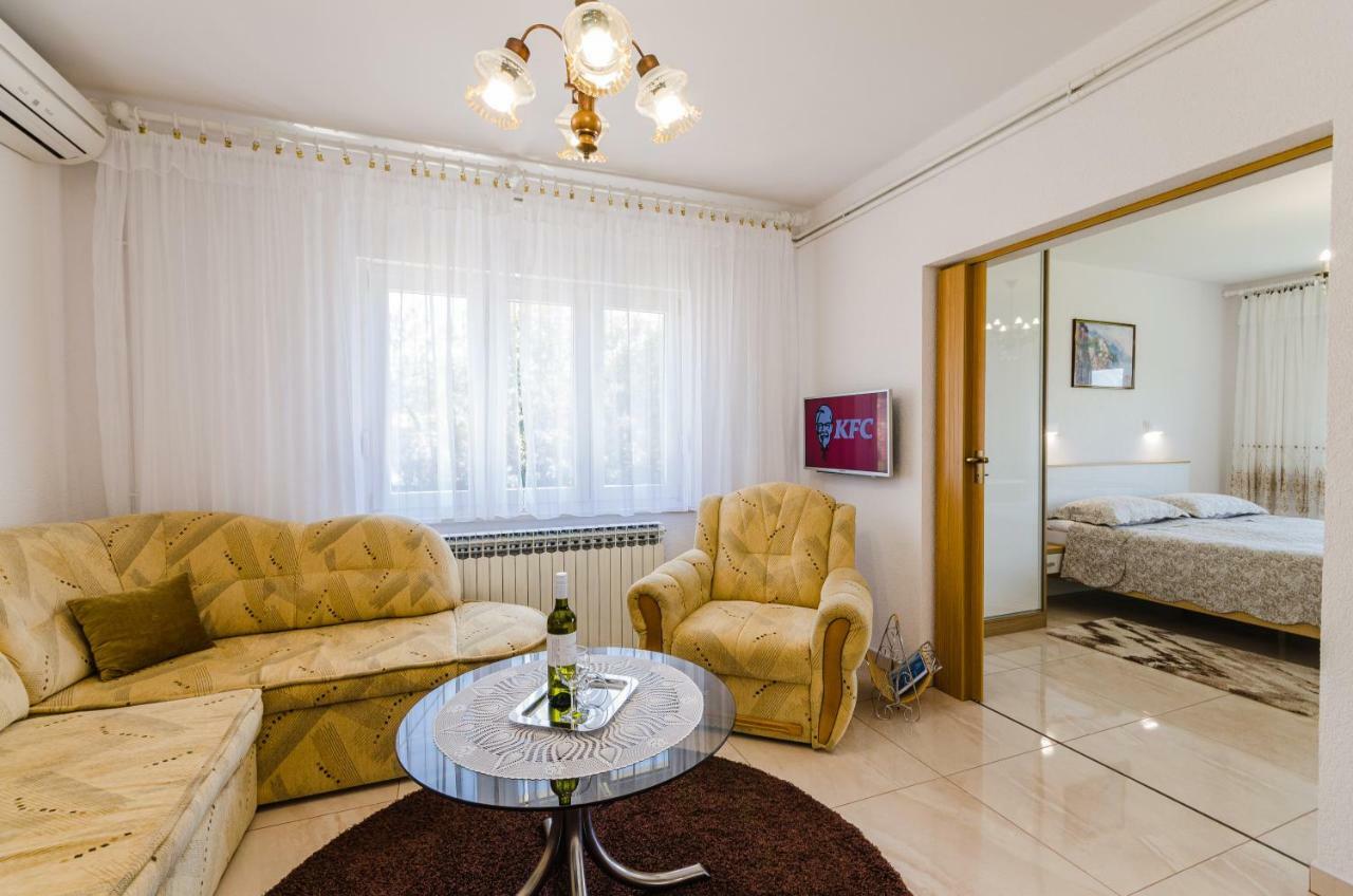 פובילה Apartmani Katica מראה חיצוני תמונה