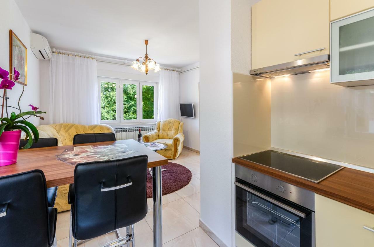 פובילה Apartmani Katica מראה חיצוני תמונה
